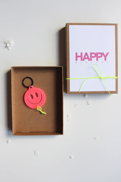 Neon Geschenkverpackung zum Geburtstag "happy birthday"